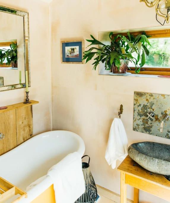 Romantic Country Annex With Views - 10 Min To Bath Cold Ashton Eksteriør bilde