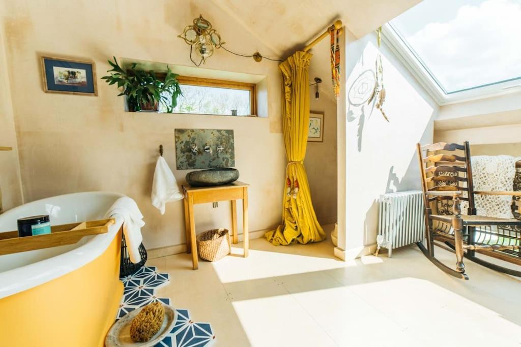 Romantic Country Annex With Views - 10 Min To Bath Cold Ashton Eksteriør bilde